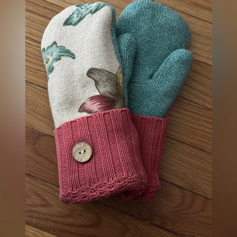 Upcycled Wool Mittens Handmade from Wool Sweaters, Fleece Lined - Picture 2 of 5